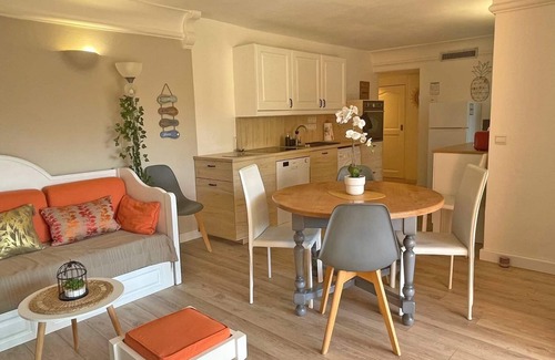 Sainte-Maxime City Centre Apartment | Apartment for 6 people - Residence swimming pool - Air conditioning - WiFi - Sainte Maxime