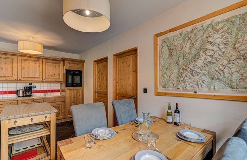 Chamonix City Centre Apartment | Apartment le Paradis 2 - Alpes Travel - Central Chamonix (sleeps 4-5)