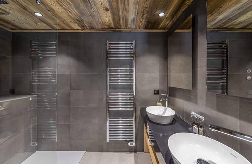 Courchevel Villa | Apartment Snowfall - Three Bedroom Villa, Sleeps 6