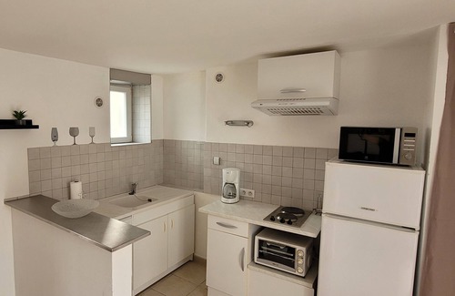 Saint-Martin-d'Ardeche Apartment | Apartment at the gateway to the Ardèche Gorges, 50 meters from the river.