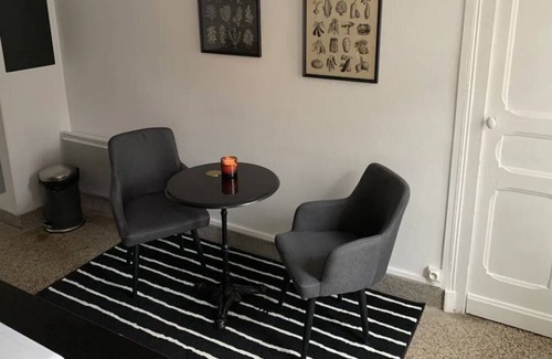 Dijon Apartment | Apartment garden parking near downtown