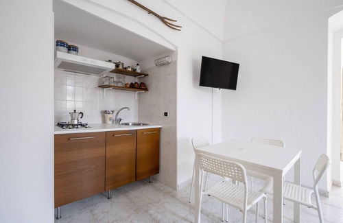 Impalata Apartment | Apartment 'Gelso' with Shared Pool, Private Terrace and Wi-Fi