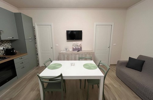 Fondi Apartment | Apartment 'Giardino Di Marianna in Fondi' with Shared Garden, Wi-Fi and Air Conditioning