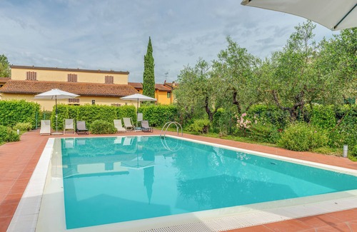 Vinci Apartment | Apartment 'Granaio' with Shared Pool, Wi-Fi and Air Conditioning