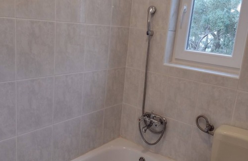 Valun Apartment | Apartment Griv - close to the sea: A2(2) - Valun, Island Cres, Croatia