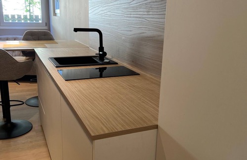 Nova Ponente Apartment | Apartment 'Heidi' with Shared Garden and Wi-Fi