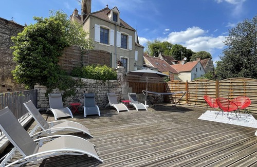 Montbard Apartment | Apartment historic center MONTBARD - 1 bedroom "Chez Delphine et Guillaume" France