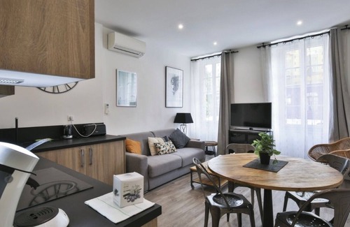 Carabacel Apartment | Apartment ideally located in the heart of old Nice
