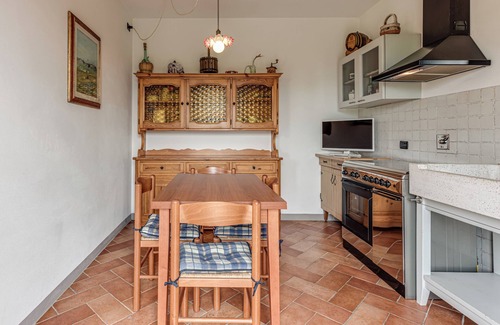 Pelago Apartment | Apartment 'Il Cerro Basic Per Due' with Shared Pool and Shared Garden