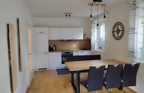 Oeblarn Apartment | Apartment im Sonnendorf - Apartment: 2 Schlafräume, Bad mit Dusche, Extra WC