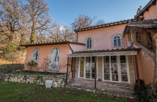 Assisi House | APARTMENT IMMERSED IN THE GREEN A FEW STEPS FROM ASSISI