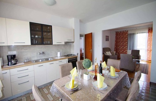 Sajini Apartment | Apartment in Šajini near Stunning Blue Sea