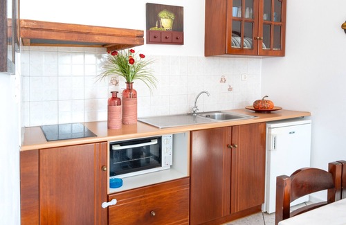 Agios Prokopios Apartment | Apartment In A Hotel 'Sun Rock Boutique - Villa Pansy' with Private Terrace and Air Conditioning