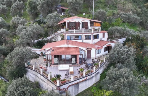 Reitano House | Apartment in a studio villa called Salina 3 beds