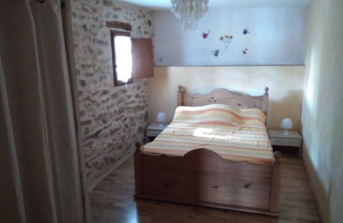 Cruis House | Apartment in a village house