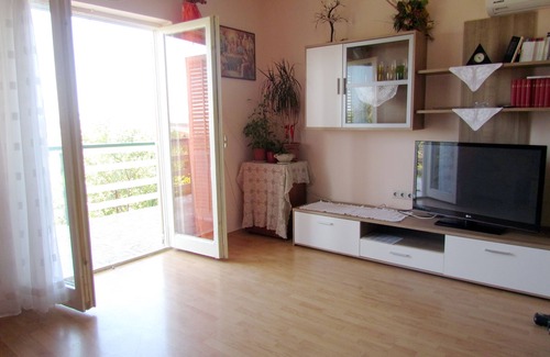 Rab Apartment | Apartment in an idyllic location in the heart of the Barbat