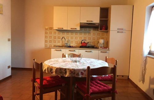 Castelletto Apartment | Apartment in Brenzone Sul Garda with Spacious Garden and Mountain View