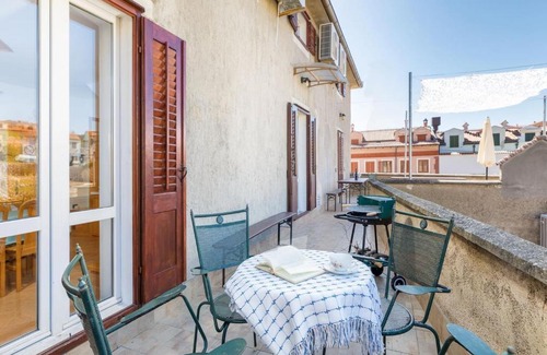 Cres Apartment | Apartment in Cres near Old Town & Beach