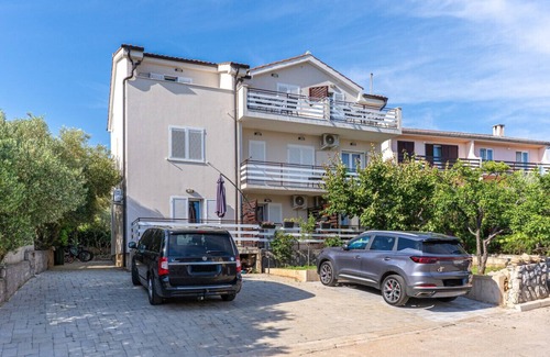 Cres Apartment | Apartment in Cres with Seaview, Balcony, Air condition, WIFI (4249-1)