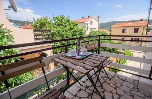 Cres Apartment | Apartment in Cres with Seaview, Balcony, Air condition, WIFI (4249-1)