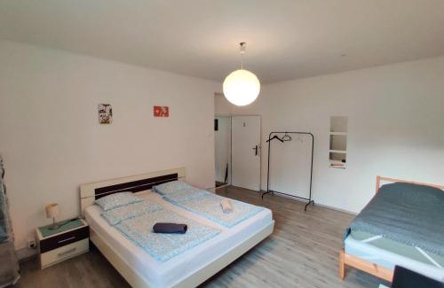 Prague 4 House | Apartment in house with private parking and garden