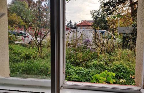 Prague 4 House | Apartment in house with private parking and garden