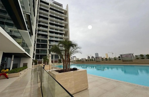 Jumeirah Village Circle House | Apartment in JVC with Pool and Terrace