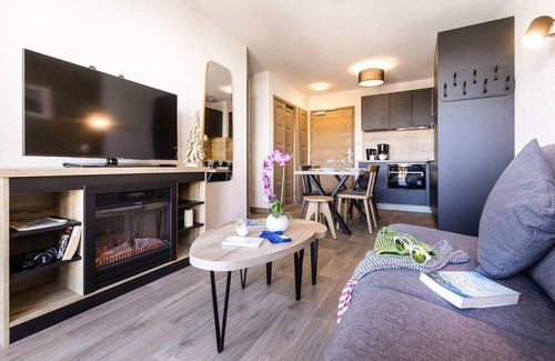 Les Deux Alpes Apartment | Apartment in Les Deux Alpes with Mountain Views