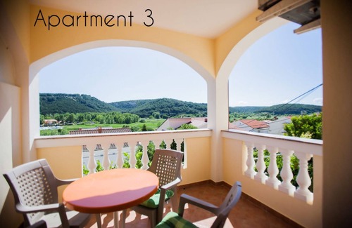 Lopar Apartment | Apartment in Lopar with Balcony, Air condition, WIFI, Washing machine (186-3)