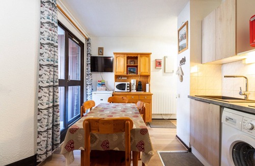 Les Esserts Apartment | Apartment in Morillon at Ski Slope