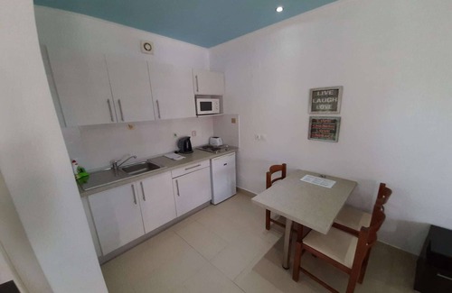 Dafnata Apartment | Apartment in Mpenitses with Sea Views & Pool