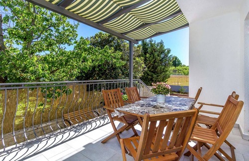 Skatari Apartment | Apartment in Pula near the Sea and Town Center