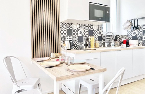 Rochefort Apartment | Apartment in Rochefort with Garden and Terrace