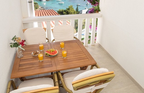 Potocnica Apartment | Apartment in Strandnähe mit Pool, Parken, Klimaanlage, Meerblick für 4 Personen