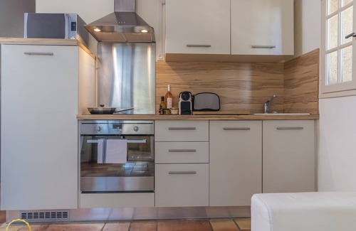 Paradou Apartment | Apartment in the Alpilles