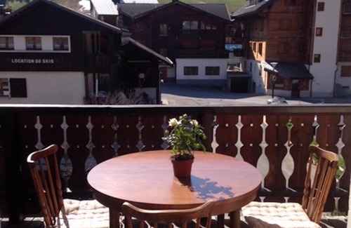 Les Gets Apartment | Apartment in the center of the resort 100 meters from the slopes