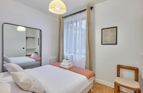 Batignolles Apartment | Apartment in the center of Paris by Studio prestige