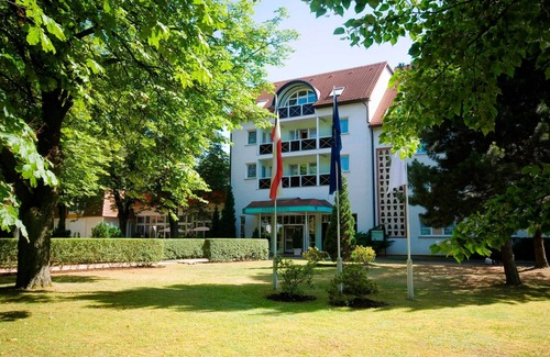 Plau am See House | Apartment in the Park Chalet - Parkhotel Klüschenberg