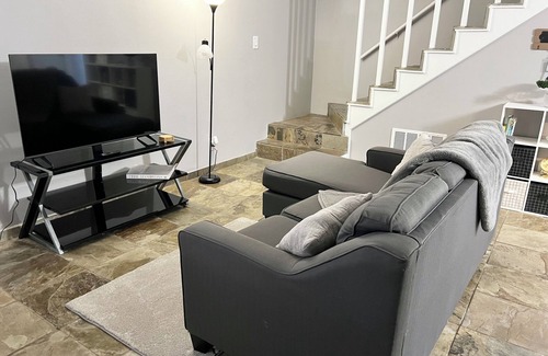 Greenway Plaza-Upper Kirby Apartment | Apartment in Upper Kirby Houston