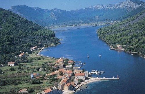 Zuljana Apartment | Apartment in Žuljana with Seaview, Terrace, Air condition, WIFI (3558-3)