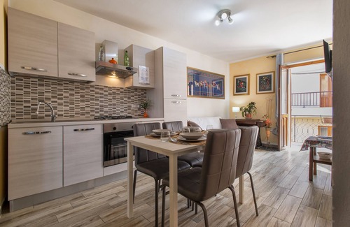 Villanova Monteleone Apartment | Apartment "Relax House and Fitness 8" with Balcony and Wi-Fi.