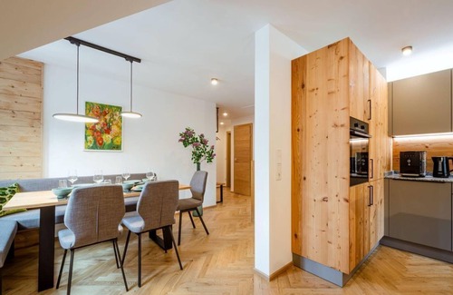 Oeblarn Apartment | Apartment Johann - 2 Schlafzimmer, Bad, Sauna - Thorbäck Gut - Apartments im Schlosserhaus