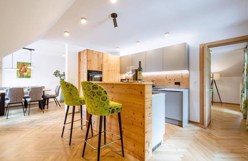 Oeblarn Apartment | Apartment Johann - 2 Schlafzimmer, Bad, Sauna - Thorbäck Gut - Apartments im Schlosserhaus