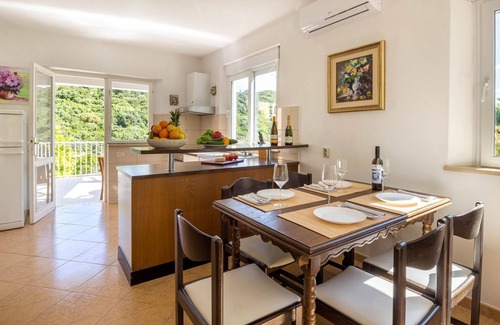 Cove Tri Zala (Zrnovo) Apartment | Apartment Karla - Two-Bedroom Apartment with Sea View