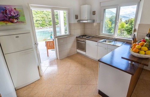 Cove Tri Zala (Zrnovo) Apartment | Apartment Karla - Two-Bedroom Apartment with Sea View