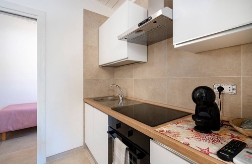 L'Assunta Apartment | Apartment 'L'Aia - 4' with Shared Pool, Wi-Fi and Air Conditioning