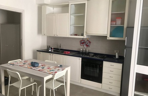 Scoglitti Apartment | Apartment 'L'ancora Di Via Del Mare' with Private Terrace, Wi-Fi and Air Conditioning