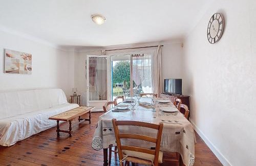 Vaux-sur-Mer Apartment | Apartment L'Océan by Interhome