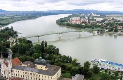 Sturovo Apartment | Apartment Larion