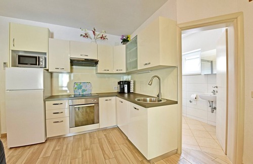 Nova Vas Apartment | Apartment Laura A with shared pool